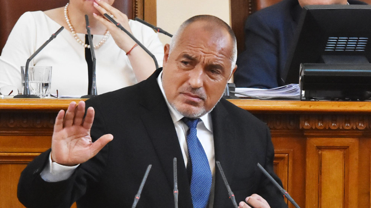Четирима кандидат-депутати се отказаха от място в парламента