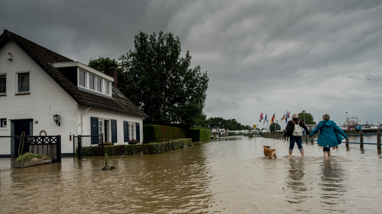 Стотици жертви на наводненията: Германия обяви режим на военната катастрофа