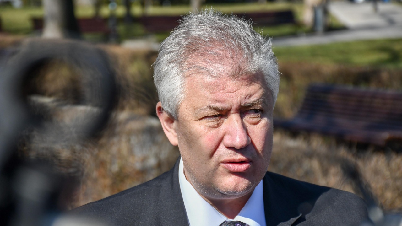 Проф. Балтов остава в интензивното отделение на "Пирогов"