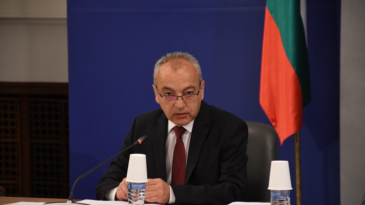 Гълъб Донев: Не са водени разговори за пост в редовен кабинет