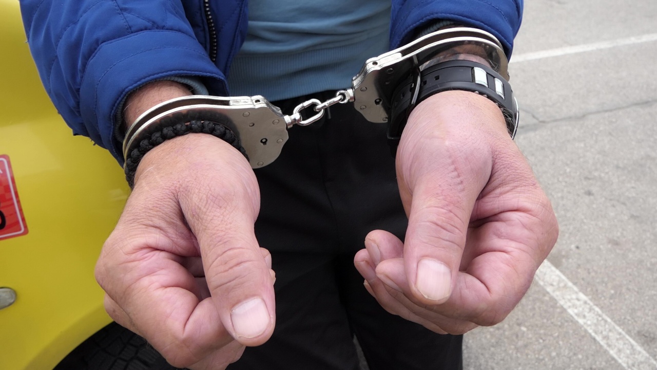 Закопчаха мъж, звънял на 112 за незаконни разкопки и бой