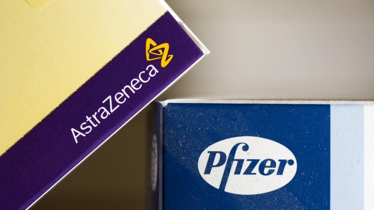 Проучване: Комбиниране на ваксините на AstraZeneca и Pfizer повишава нивото на COVID антитела