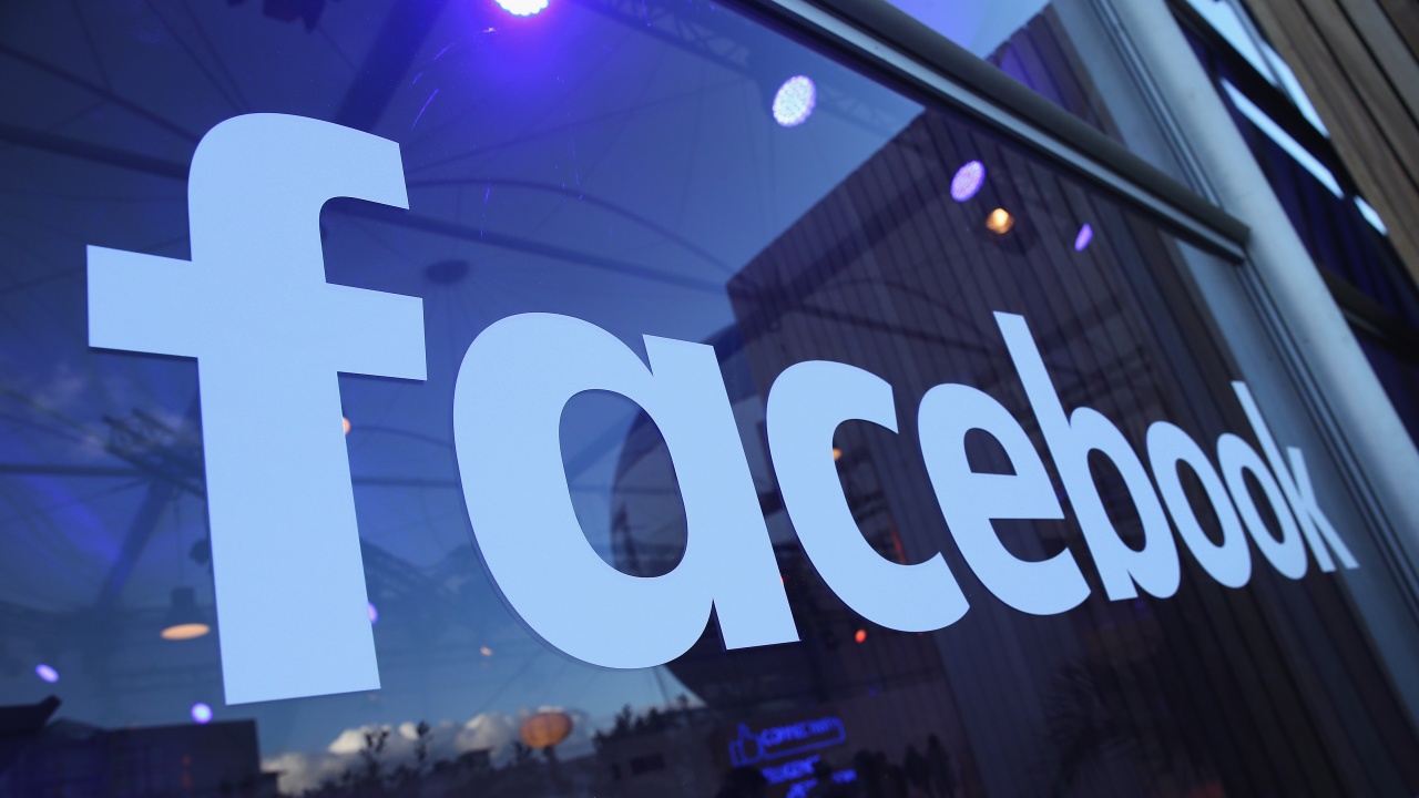Фейсбук дава 1 млрд. долара на инфлуенсъри