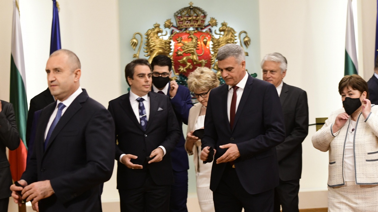 Депутатите изслушват Стефан Янев и министри от служебния кабинет