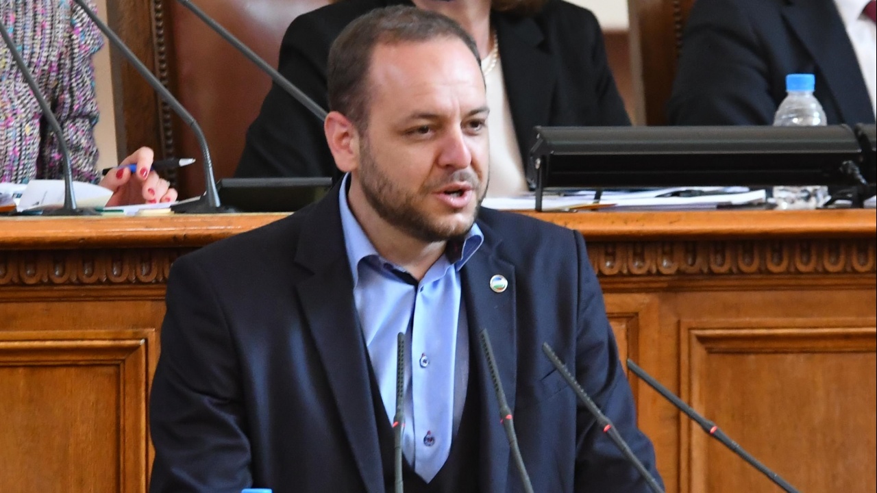 Сандов от ДБ определи като абсурдно поведението на ИТН и разкри, че е имало и по-добри кандидати за премиер