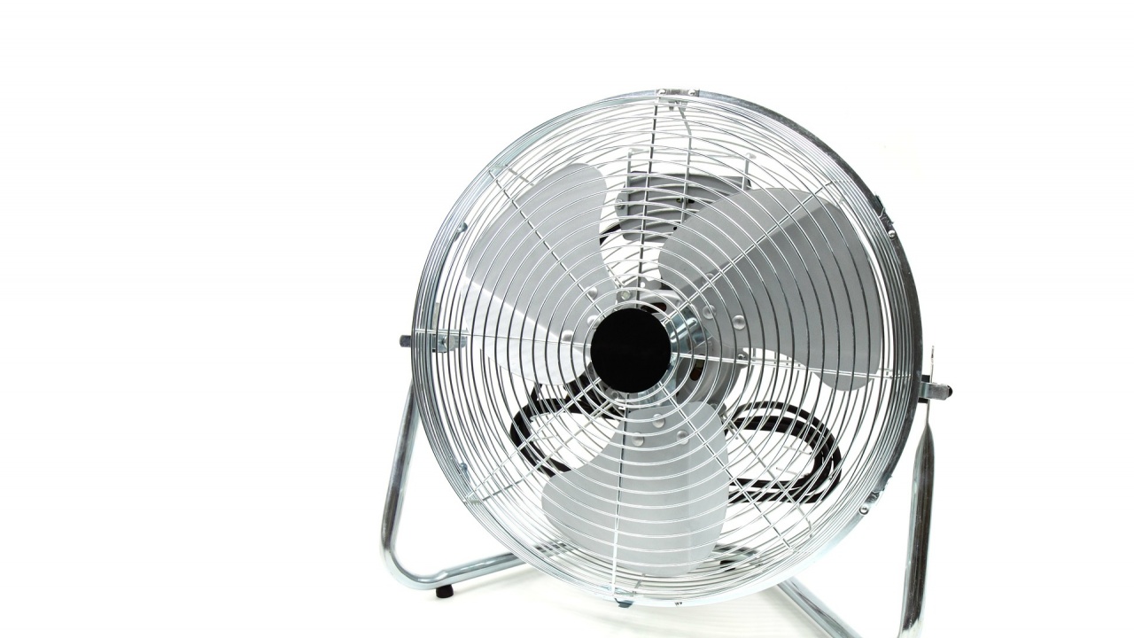 Заради жегата: Изкупиха вентилаторите в София