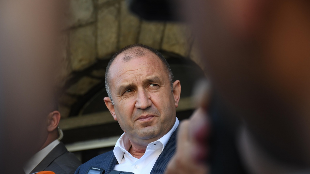Румен Радев проведе телефонен разговор с арменския си колега Армен Саргсян
