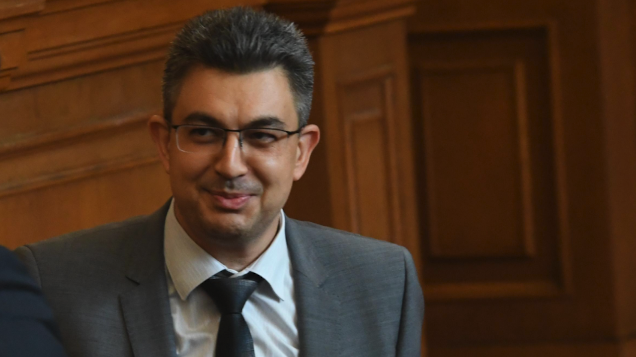 Пламен Николов: Мандатът може да бъде върнат изпълнен на президента и преди петък