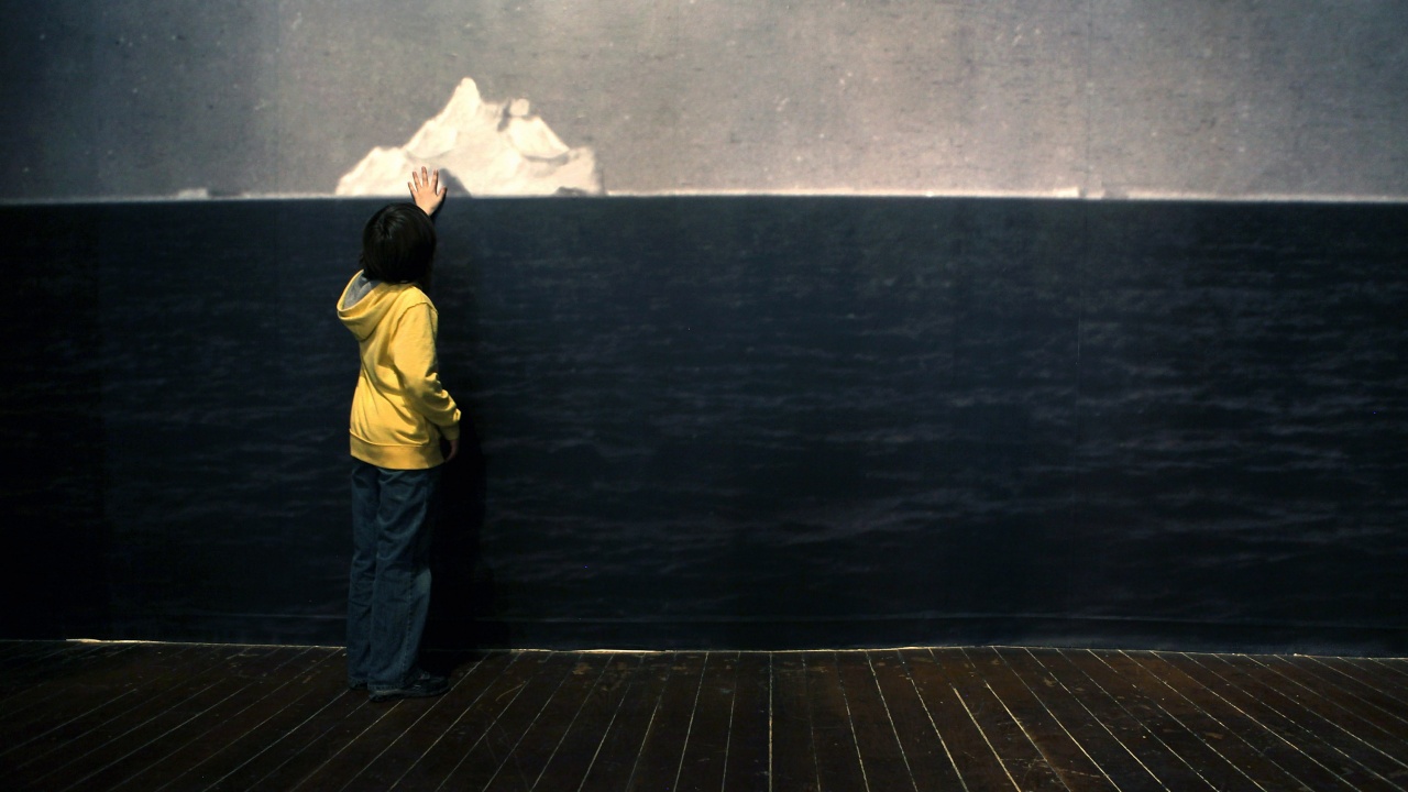 Айсберг в музея на "Титаник" се срути и рани трима 