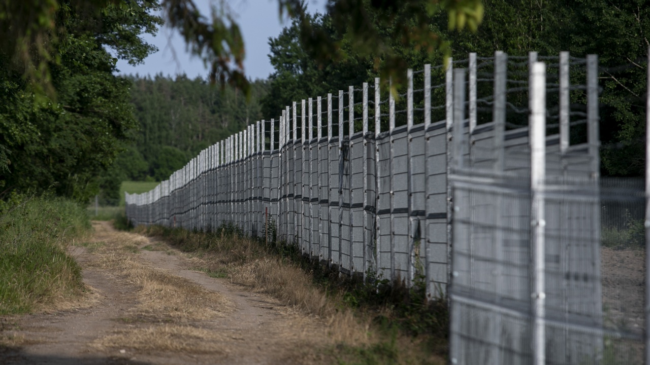 Беларус затваря границата с Литва, за да попречи на връщането на мигранти