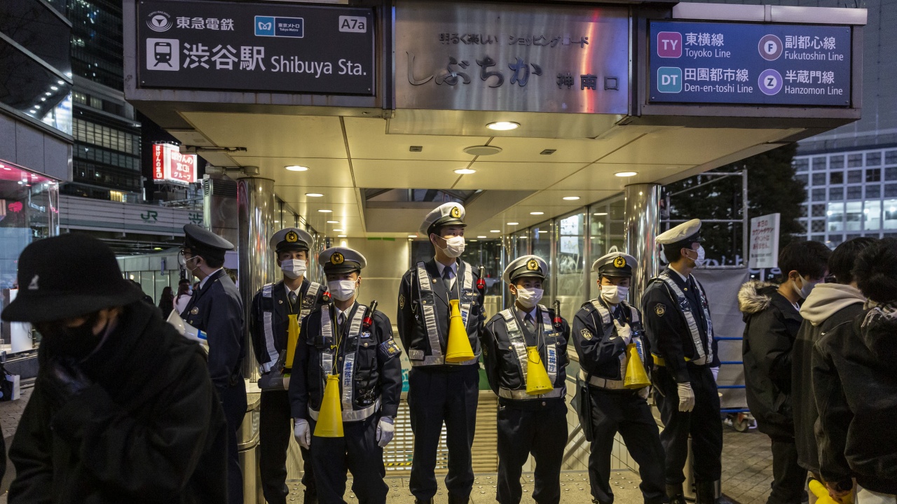 Нападателят от метрото в Токио искал да убива "щастливи жени"