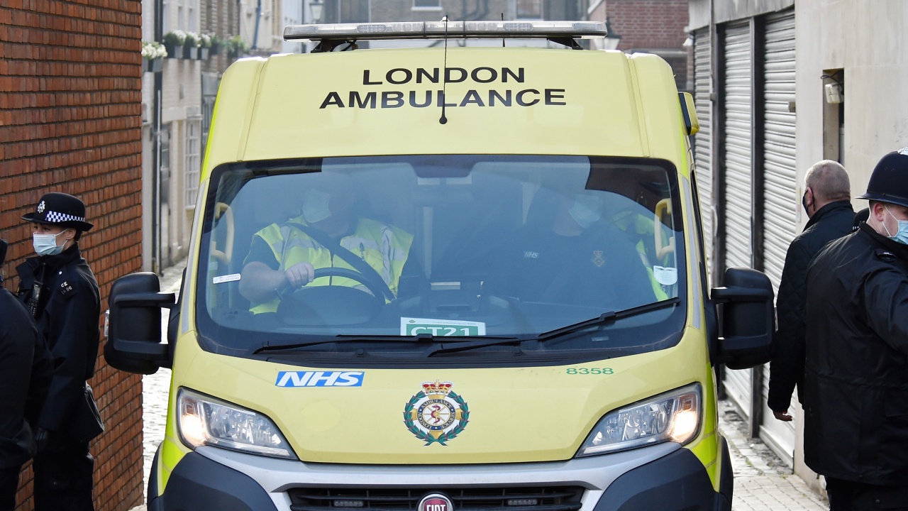 Жена почина, а трима пострадаха след автобусна катастрофа до лондонската гара Виктория