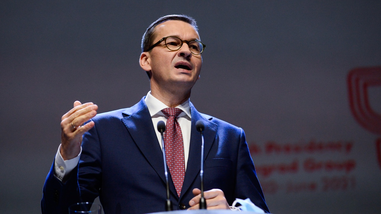 Управляващата коалиция в Полша се разпада след уволнение