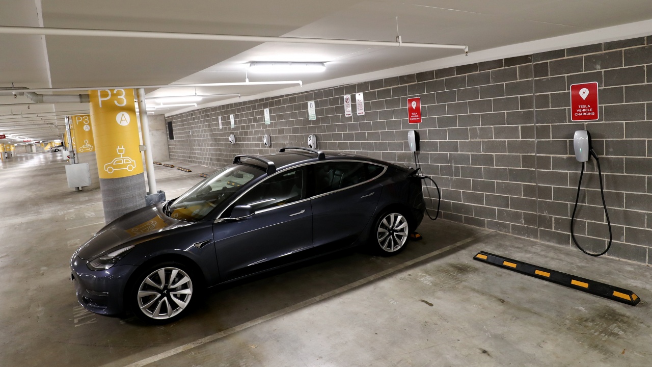 Tesla ще произвежда в Китай още пет версии на електромобила Model Y