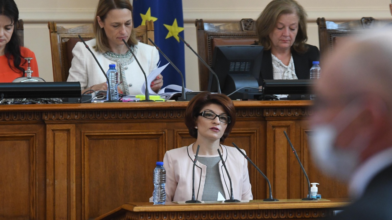 Атанасова: ГЕРБ ще участва в дебата за оттеглянето на кандидатурата на Николов за премиер
