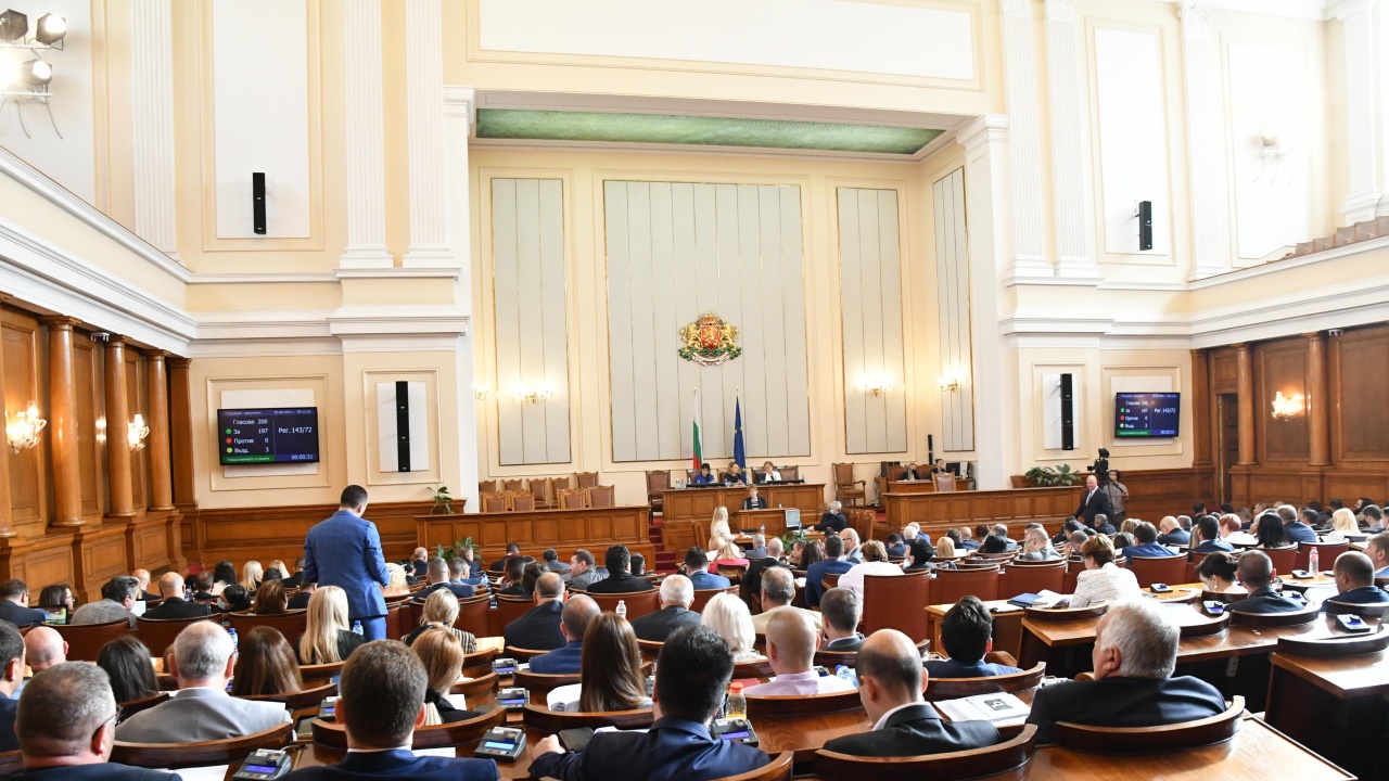 Депутатите изслушват енергийния министър Андрей Живков