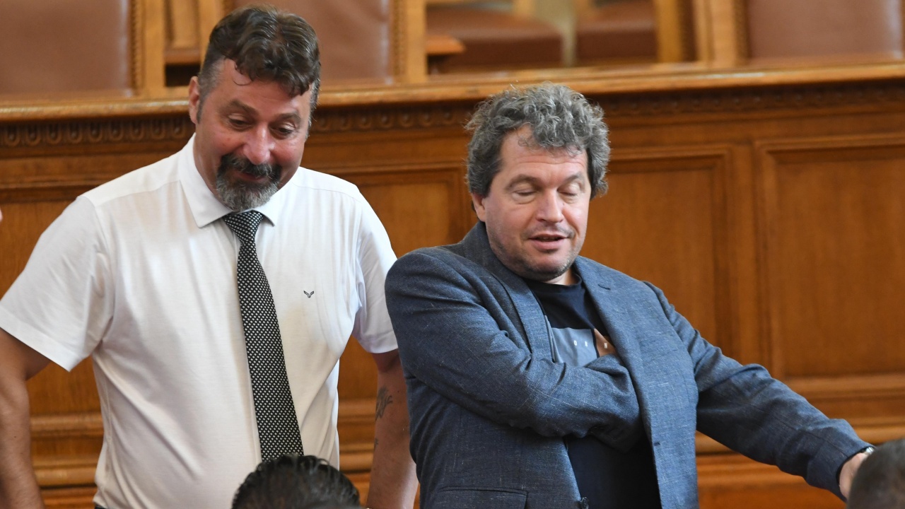 Д-р Николай Михайлов за скандалите в парламента: Нископробен театър и бездарност 