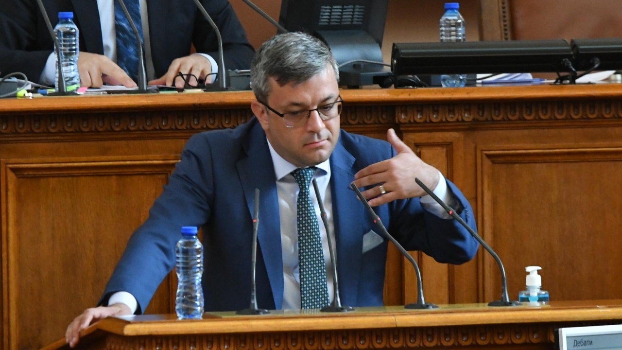 ГЕРБ зове Радев и партиите да вземат позиция за действията на Минеков срещу в. "Труд"