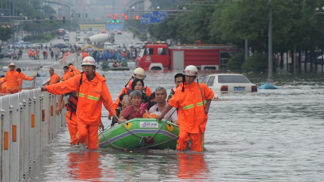 21 души загинаха при нови наводнения в Китай