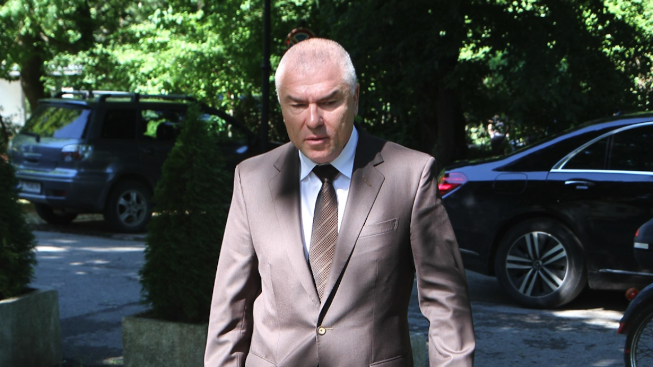 Веселин Марешки иска незабавно оставката на Бойко Рашков