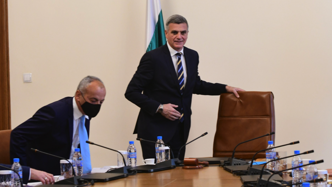 Вижте какви решения ще взима служебното правителство утре