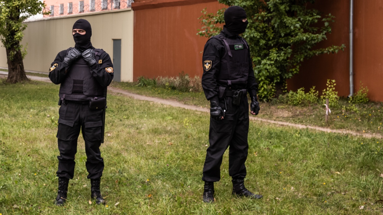 Беларуската полиция обискира жилищата на журналисти от частна медия