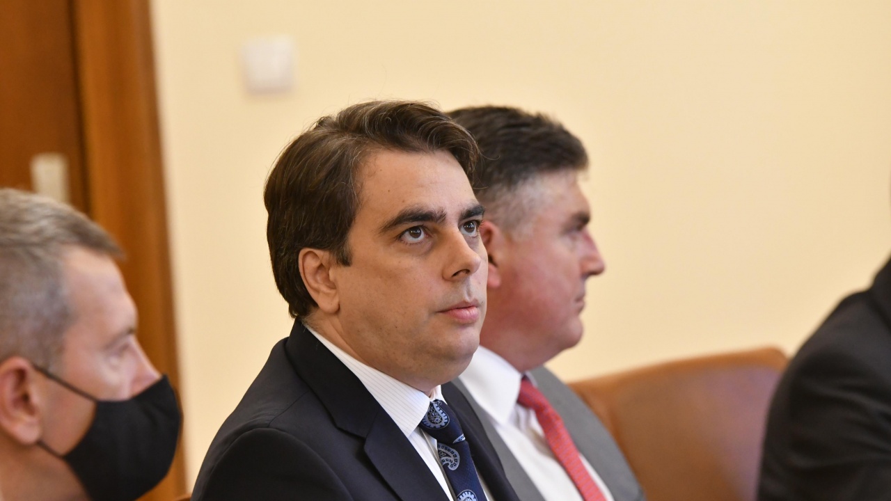 Викат Асен Василев на изслушване в Комисията по бюджет и финанси