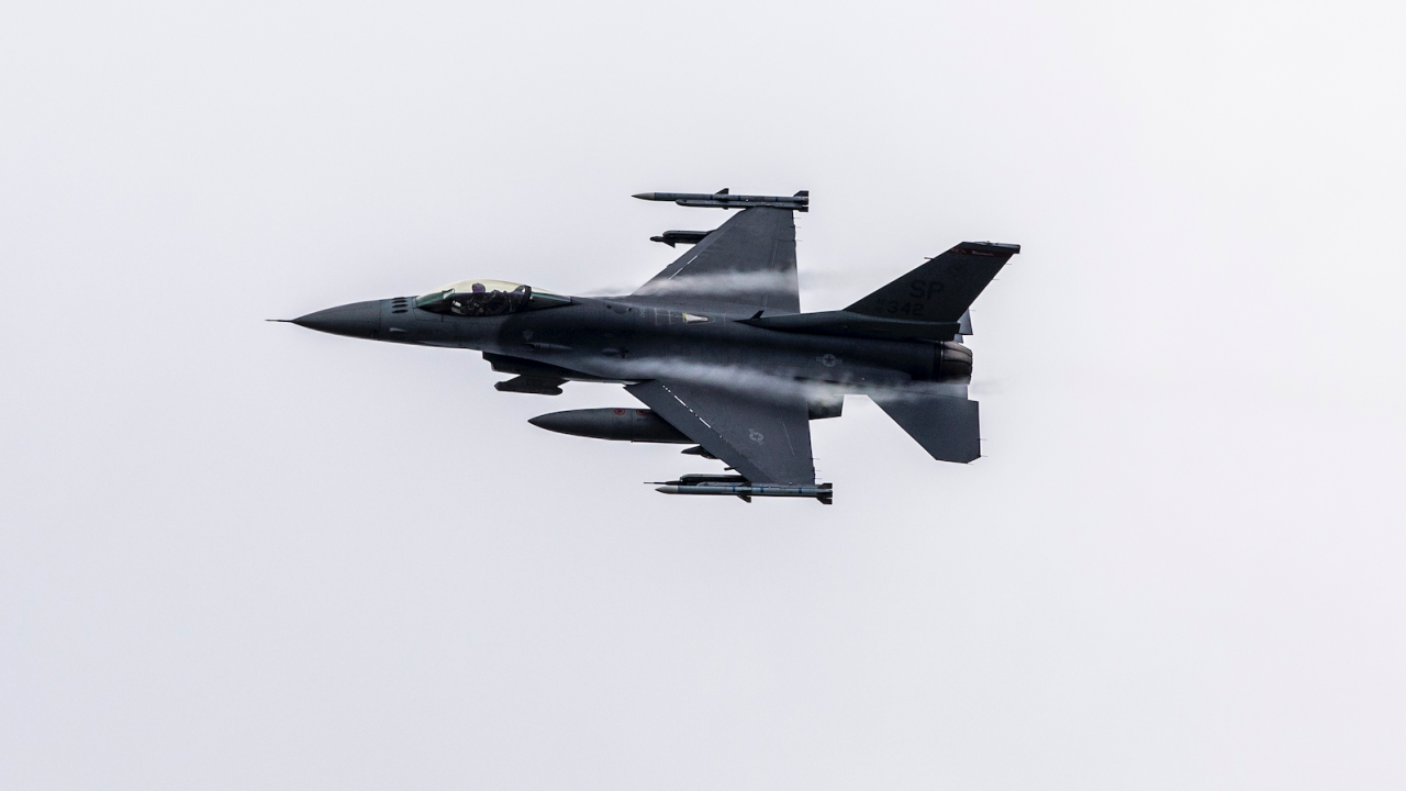 ГЕРБ: Служебното правителство на Радев в тайна процедура по  придобиването на още осем самолета F-16