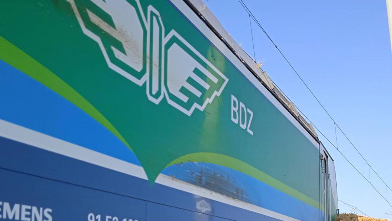 Възстановено е движението на влаковете между Карнобат и Церковски