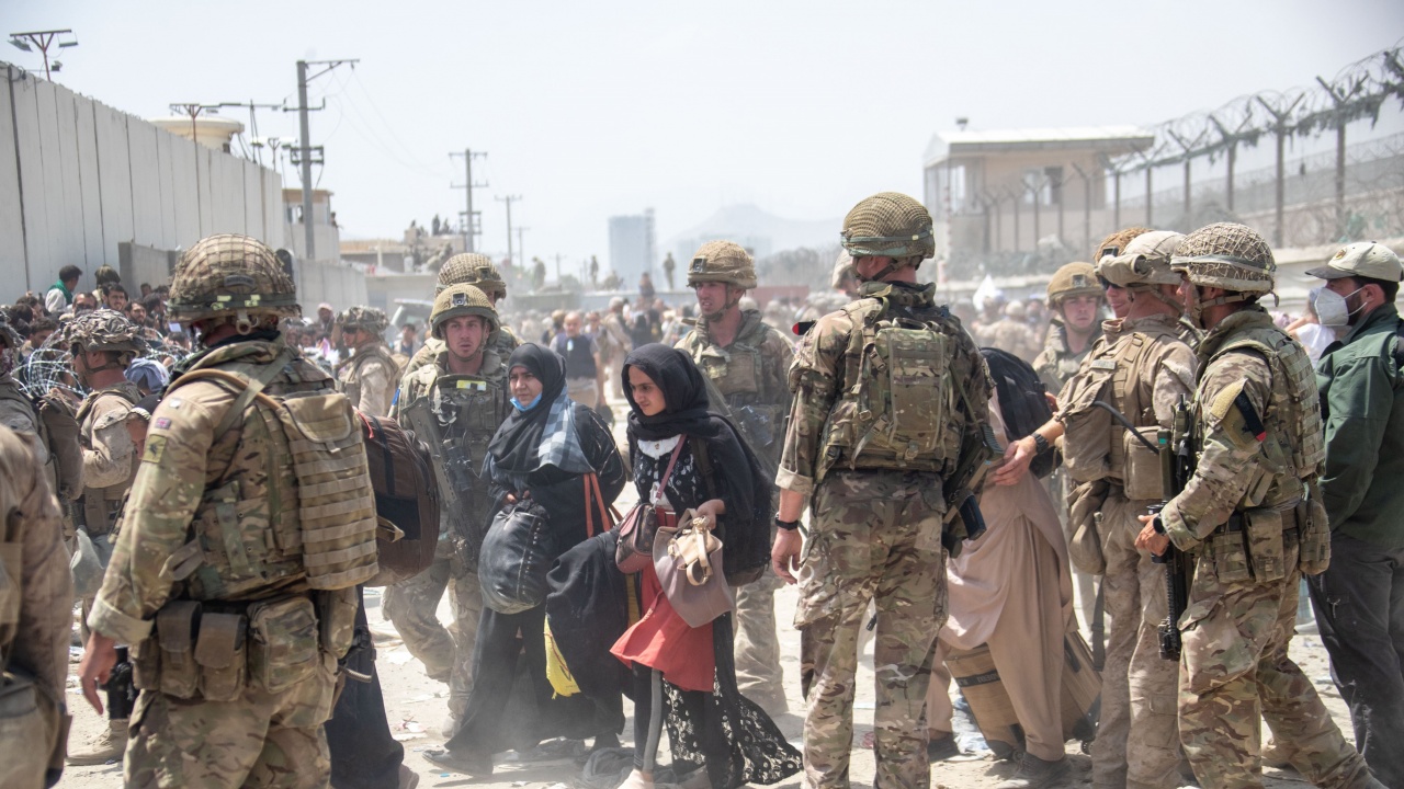 ООН предупреди: Над Афганистан надвисва хуманитарна катастрофа