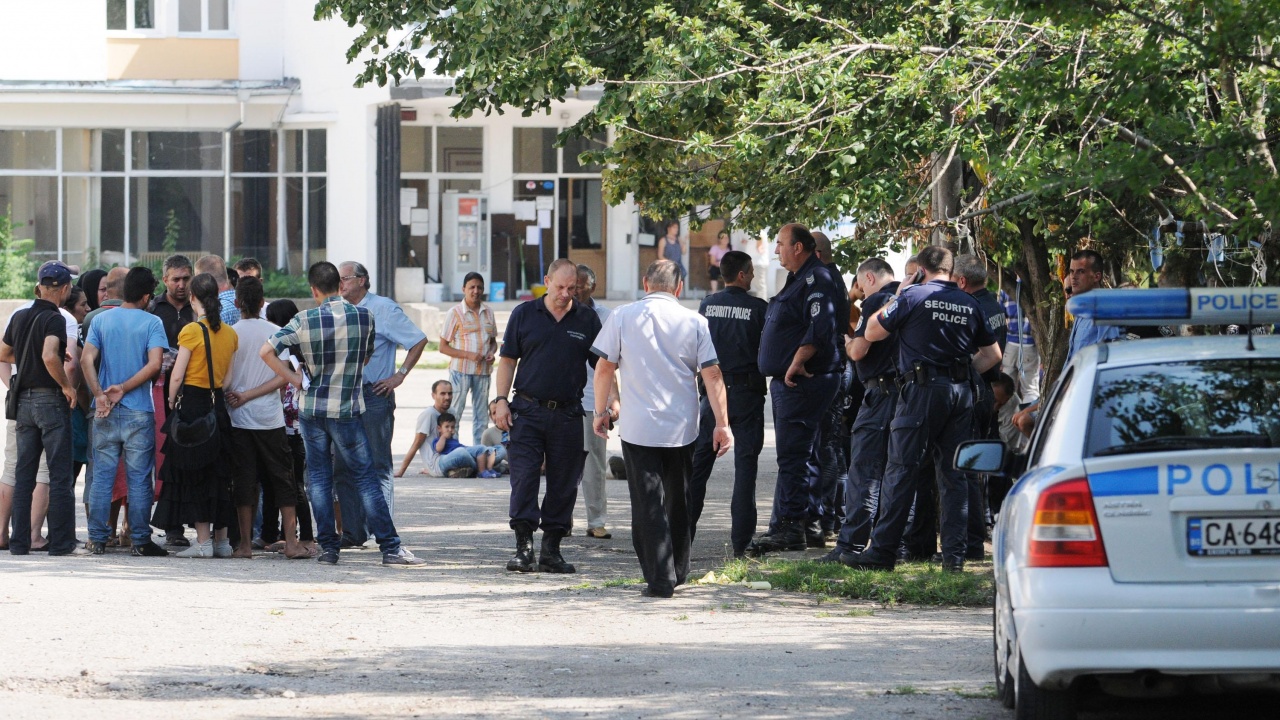 Кметът на Харманли настоява да се наложат противоепидемични мерки в центъра за бежанци