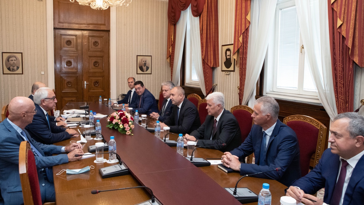 Румен Радев: Устойчивото развитие е невъзможно без резултати в борбата с корупцията