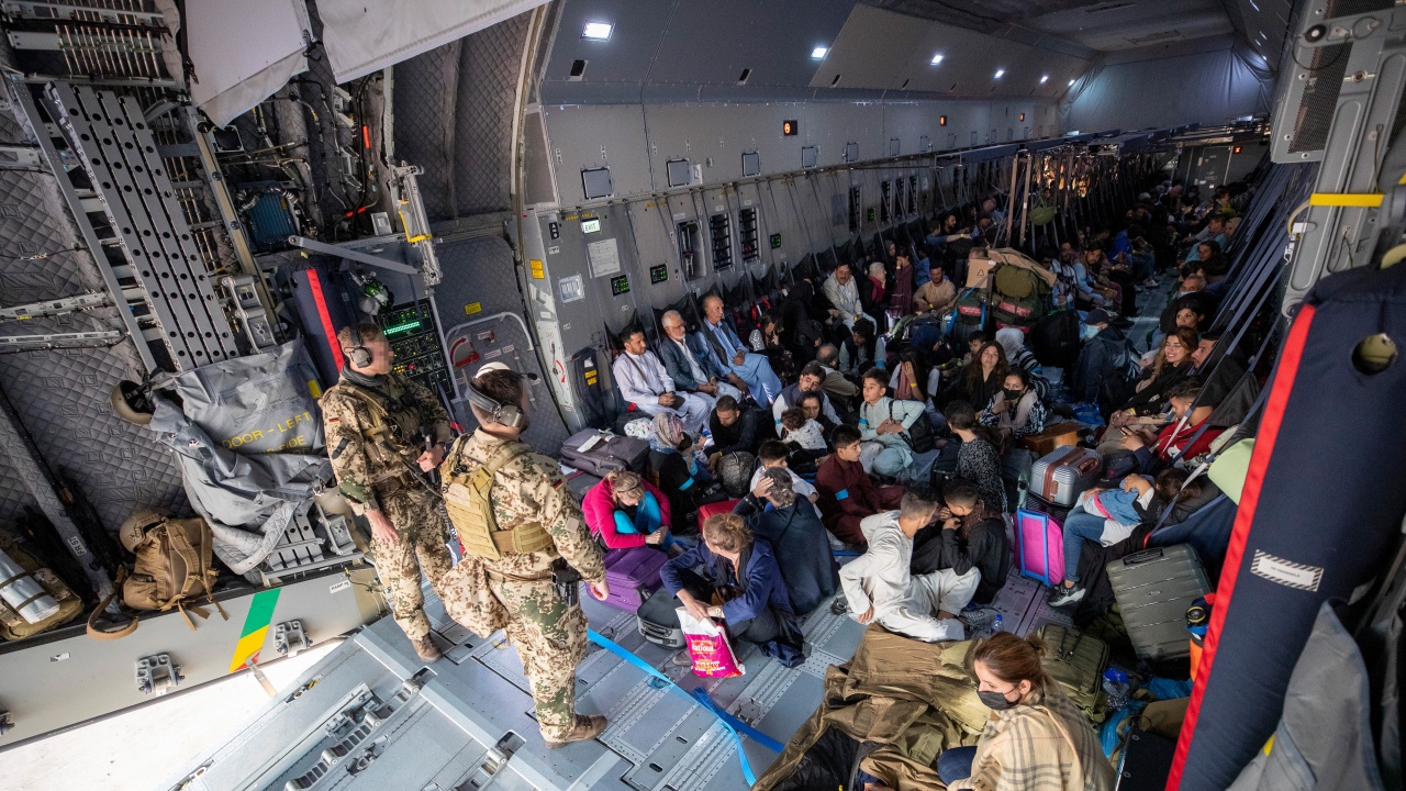 Около 50 души са загинали на летището в Кабул през последните дни