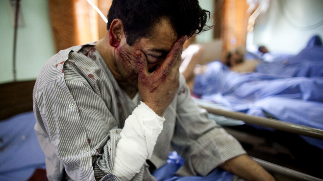 Поне 28 от загиналите при взривовете на летището в Кабул вчера са били талибани