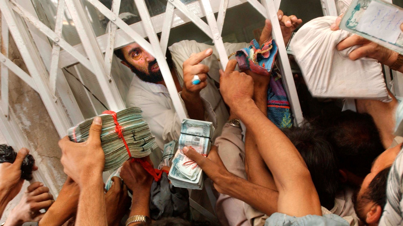 САЩ разрешават личните парични преводи за Афганистан 