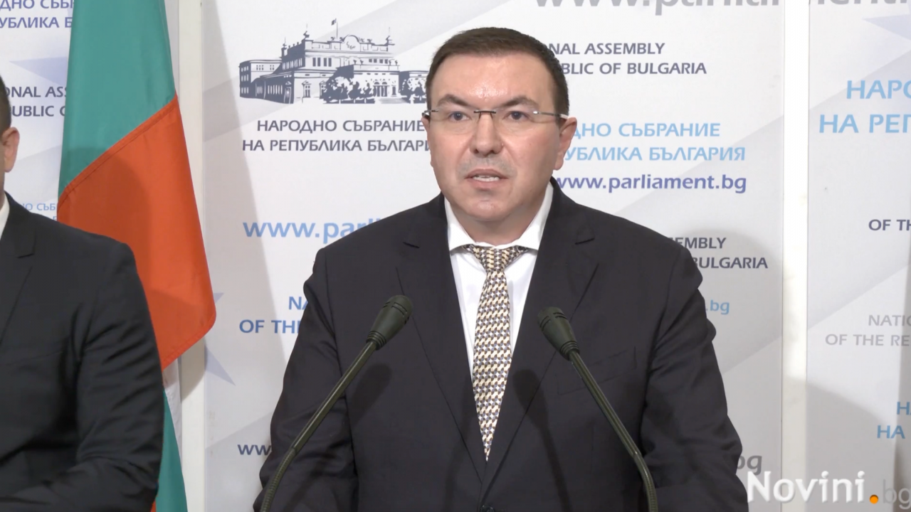 От ГЕРБ - СДС поискаха Радев да поеме политическа отговорност и да уволни министър Кацаров