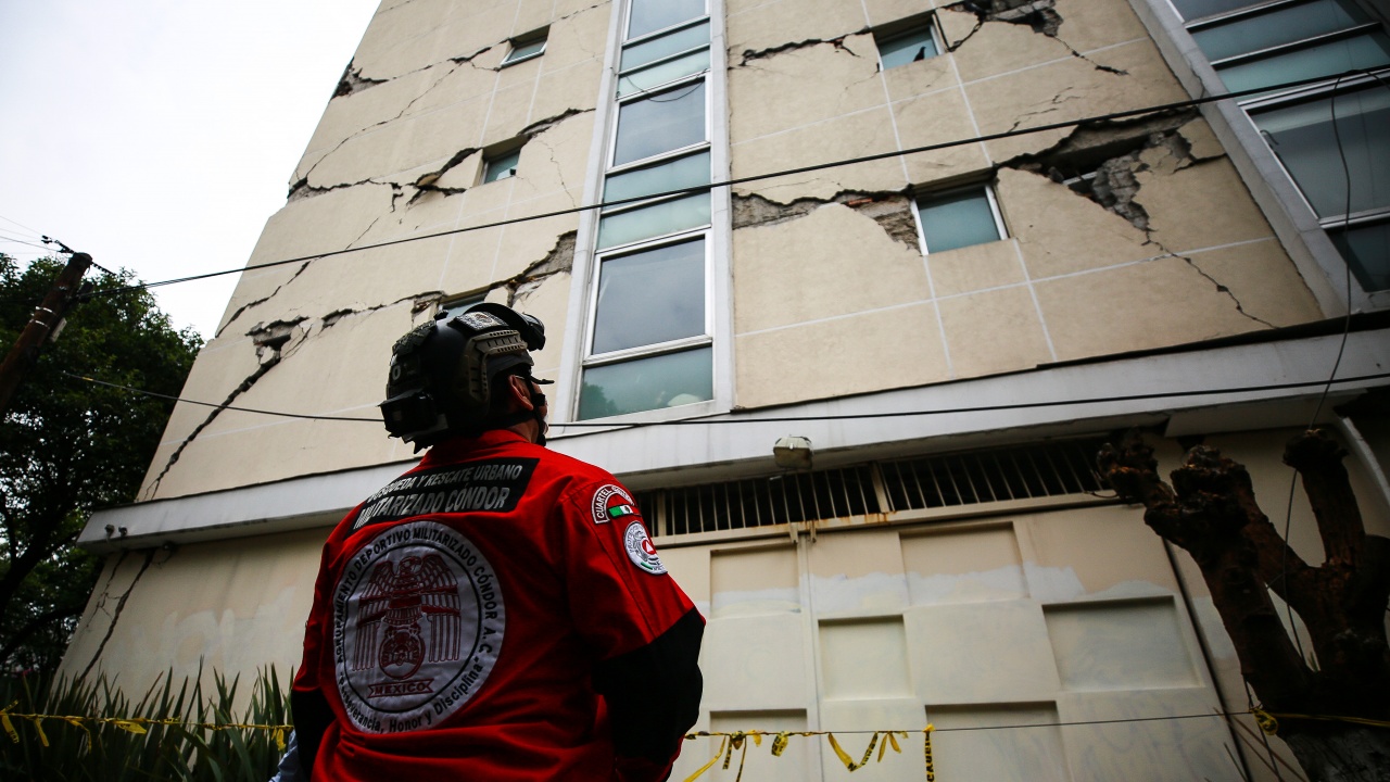 Един човек е загинал от силното земетресение в Мексико