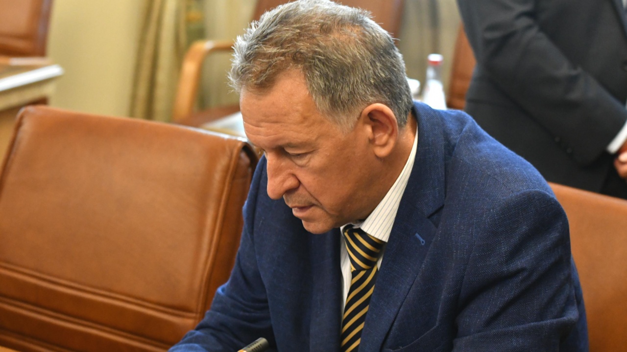 Стойчо Кацаров към нарушителите на мерките: Елате да видите интубираните как берат душа!