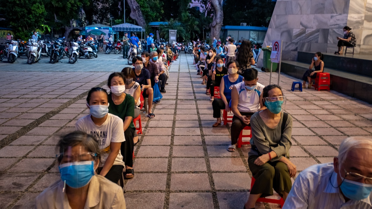 Остават ограниченията заради коронавируса в най-големия виетнамски град