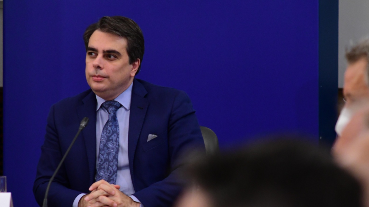 Асен Василев няма да остане финансов министър, предава поста си утре