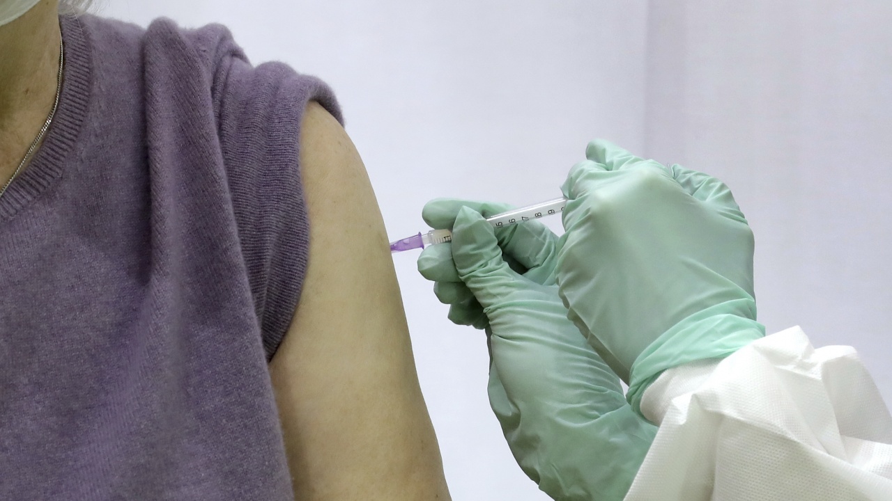 Китай е ваксинирал изцяло срещу COVID-19 над един милиард свои жители 
