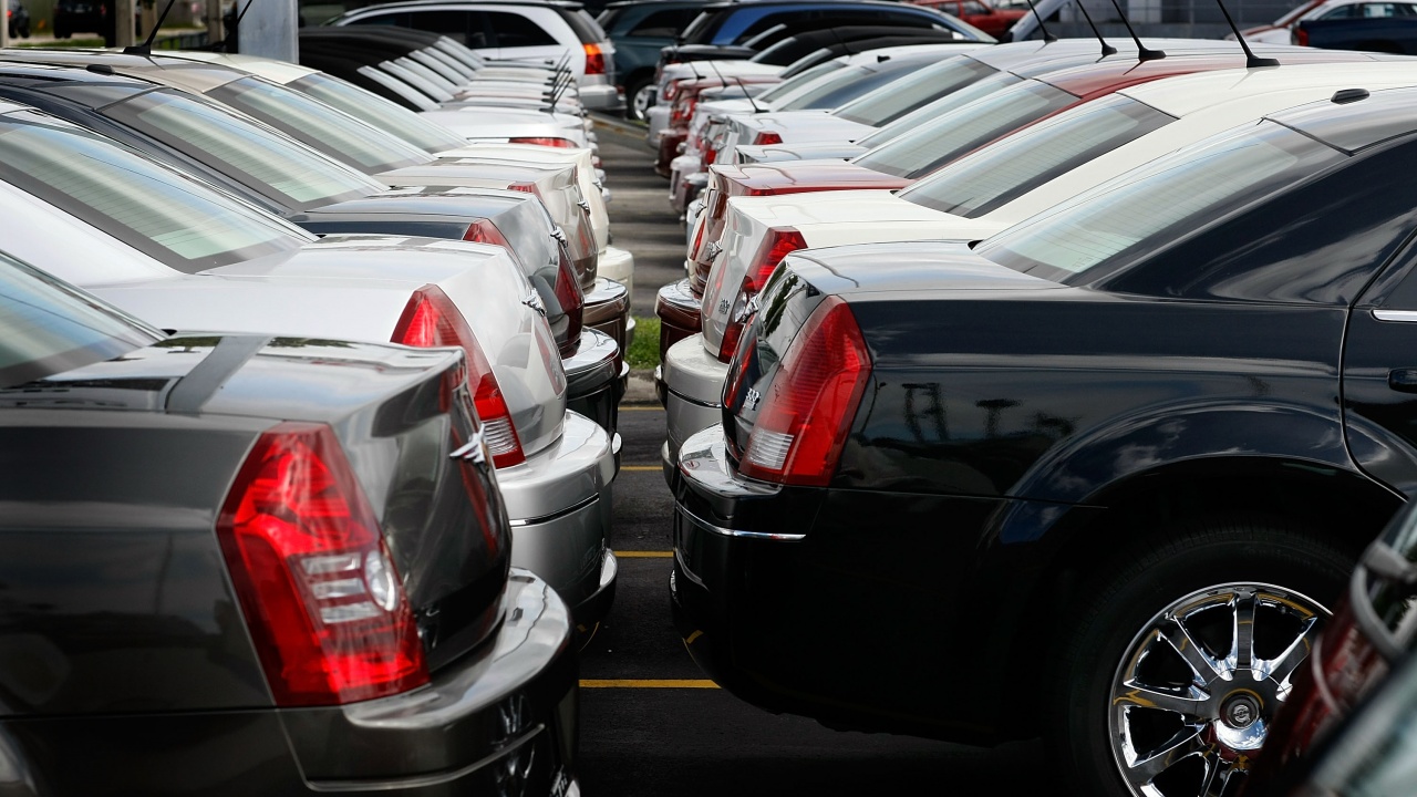 Рязък спад на продажбите на нови коли