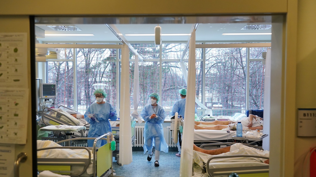 Мерките срещу COVID в Германия вече се определят спрямо броя на хоспитализираните