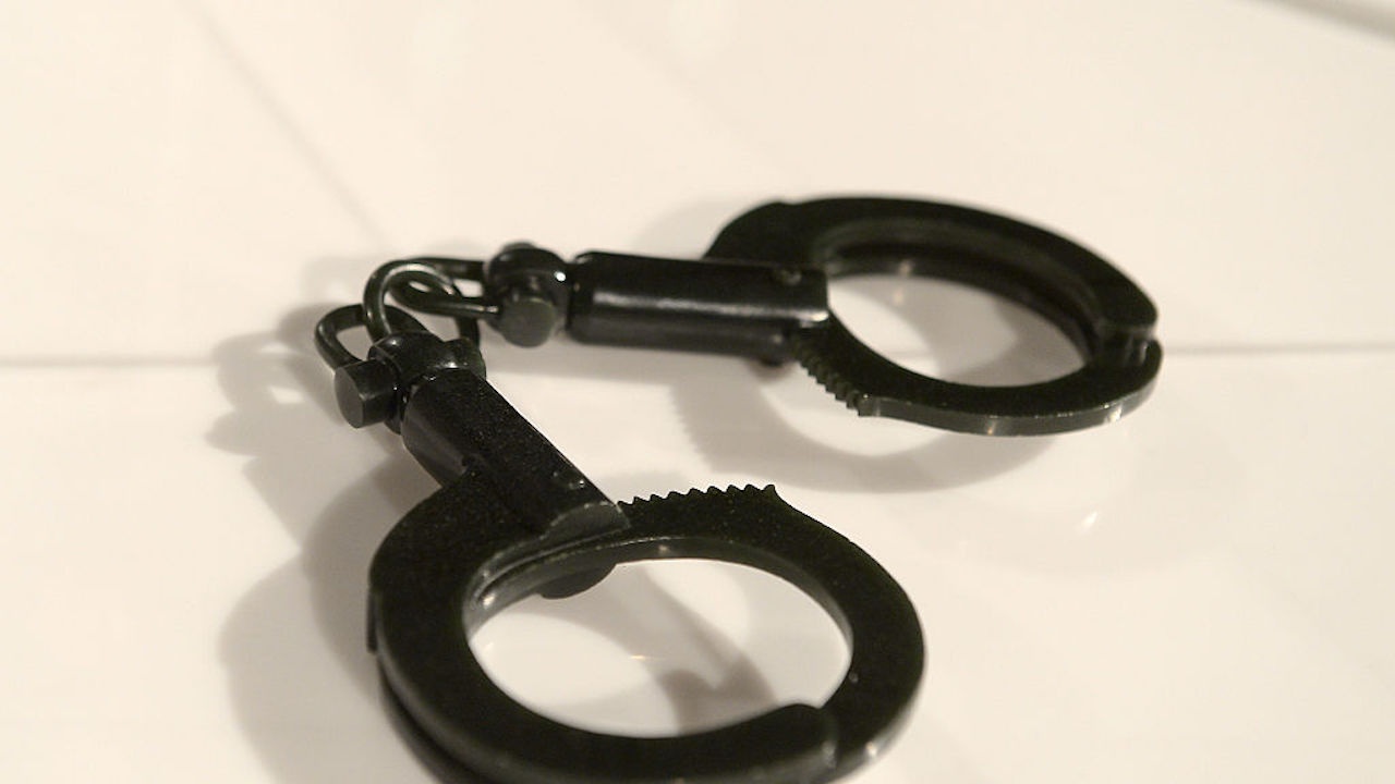 Полицаи от Каолиново задържаха 67-годишен мъж за опит за подкуп