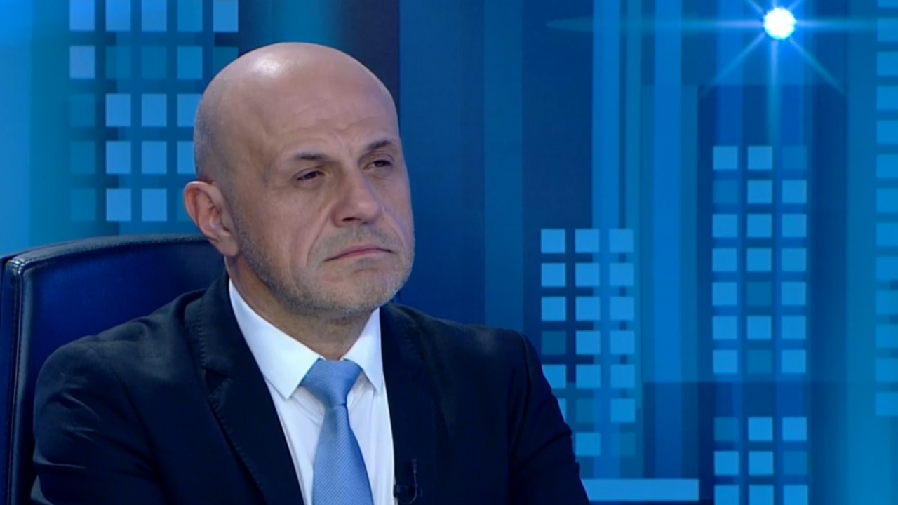Дончев: Няма как да се гушнем с всички, ще се борим да си върнем доверието сред хората