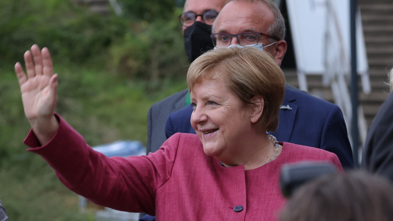 Пускат плюшени мечета, вдъхновени от Меркел 