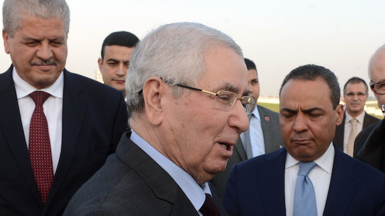 Почина бившият президент на Алжир Абделкадер Бенсалах
