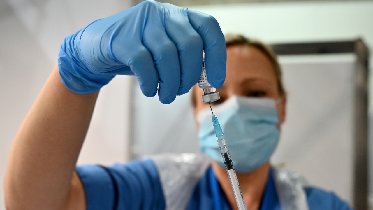Турски лекар: По невнимание са поставяни ваксини против COVID-19 на бебета 