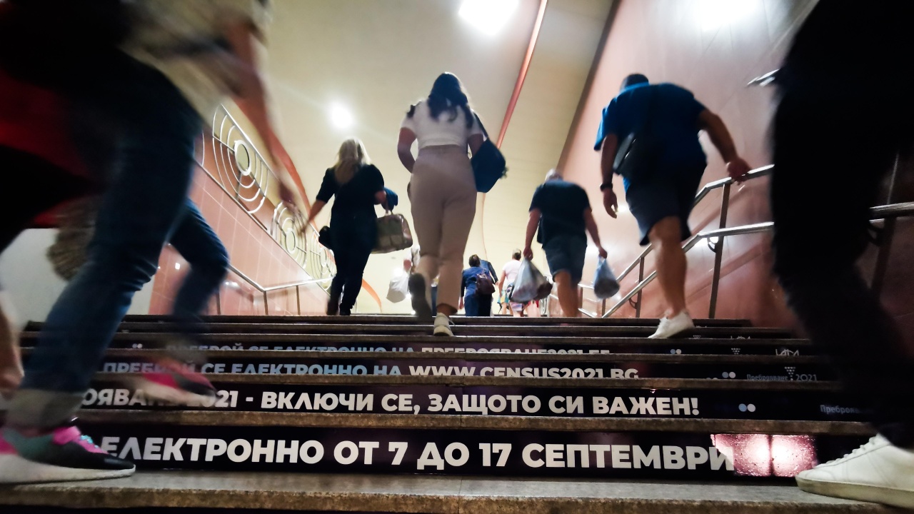 В шест области вече е преброено над половината от населението