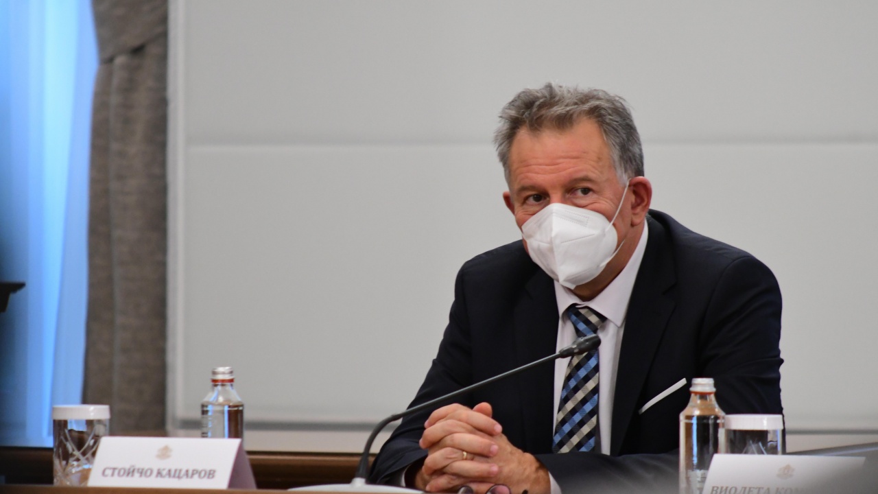 СЗБ и БАЗ: Стойчо Кацаров отново се изплю върху нашия бранш!
